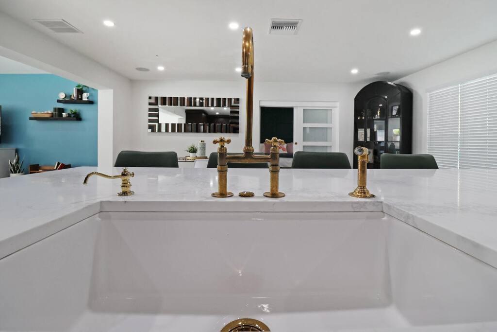 Palm Tree Paradise Tampa Pool Home Екстер'єр фото